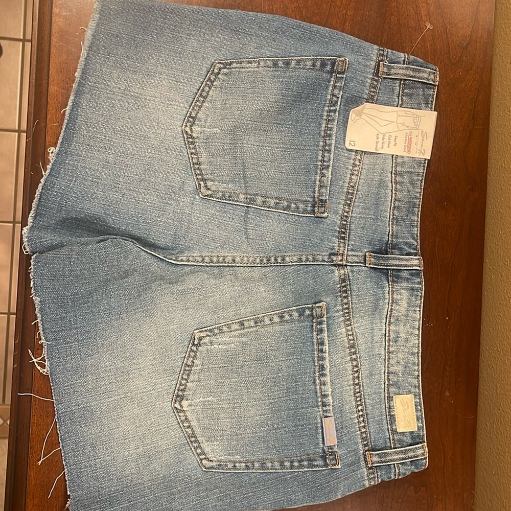 Seven7 The WEEKEND Denim Mid Rise Medium Wash Cut Off Shorts 12 NWT